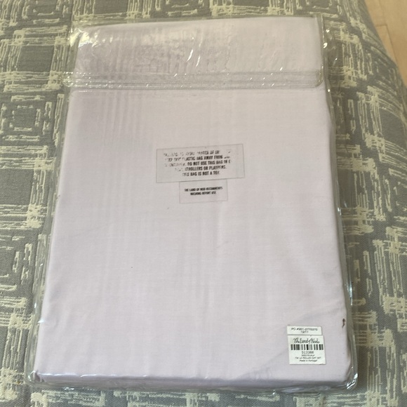 The land of Nod 100% cotton lilac sheet set TWIN - Picture 3 of 5
